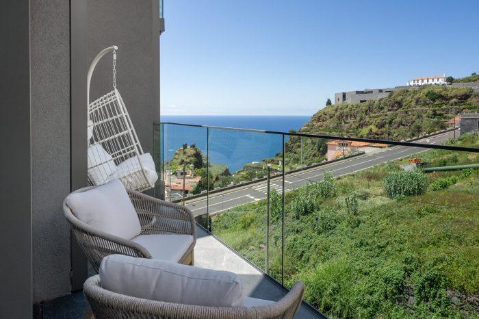 Jaukūs dviejų miegamųjų apartamentai su baseinu Calheta regione